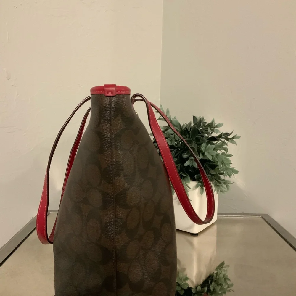Coach Signature City Zip Tote - Brown True Red